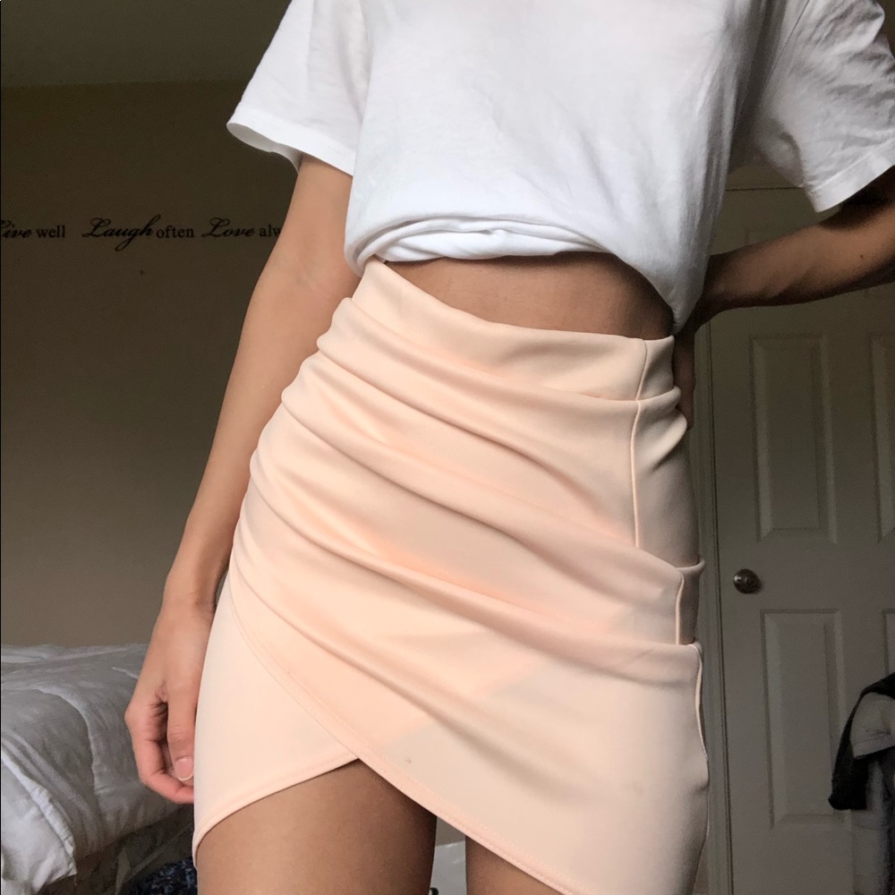 Boohoo pink ruched bodycon skirt